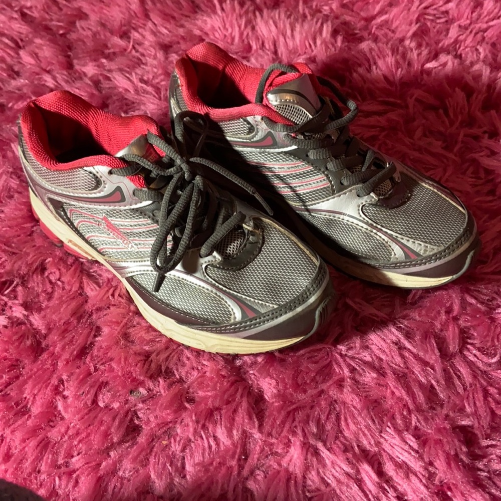 Catapult children tennis shoes